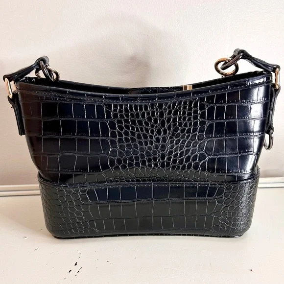 Black Croc Embossed Faux Leather Top Handle Wide Shoulder Strap Purse - Picture 4 of 6